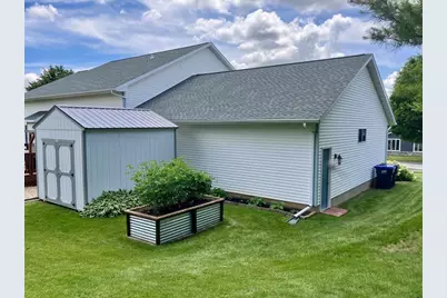 304 N Atwood Lane, Deerfield, WI 53531 - Photo 4