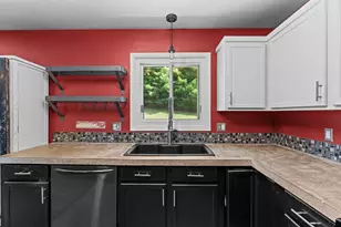 937 Justin Cir, Reedsburg, WI 53959 - Photo 16