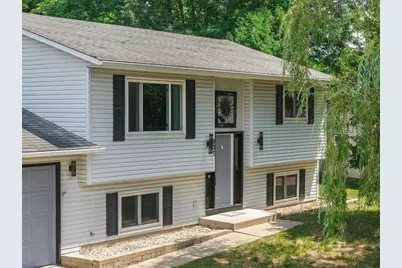 937 Justin Circle, Reedsburg, WI 53959 - Photo 2