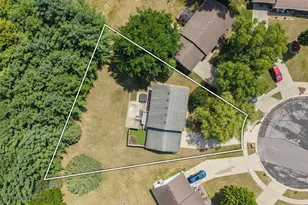 937 Justin Cir, Reedsburg, WI 53959 - Photo 6