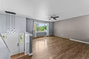937 Justin Cir, Reedsburg, WI 53959 - Photo 8