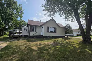 117 Arthur St, Tomah, WI 54660 - Photo 2