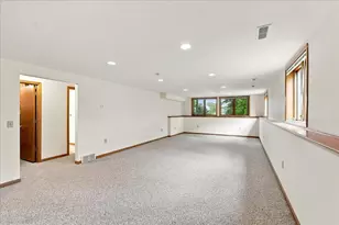 615 Kensington Square, Stoughton, WI 53589 - Photo 26