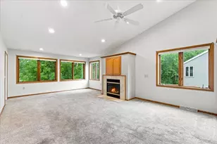 615 Kensington Square, Stoughton, WI 53589 - Photo 6