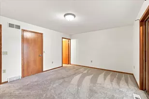 615 Kensington Square, Stoughton, WI 53589 - Photo 16