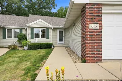 615 Kensington Square, Stoughton, WI 53589 - Photo 4