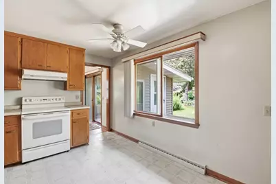 6 Barron Court, Madison, WI 53705 - Photo 10