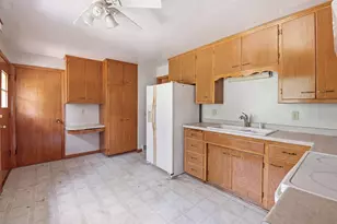 6 Barron Ct, Madison, WI 53705 - Photo 8