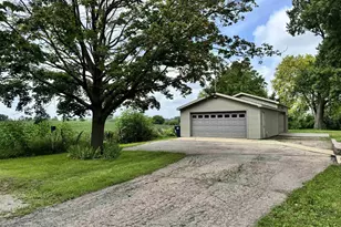 N5889 S Crystal Lake Rd, Beaver Dam, WI 53916 - Photo 10