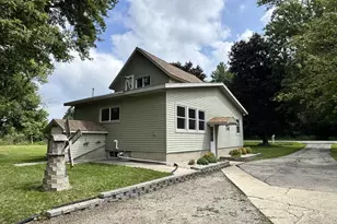 N5889 S Crystal Lake Rd, Beaver Dam, WI 53916 - Photo 8