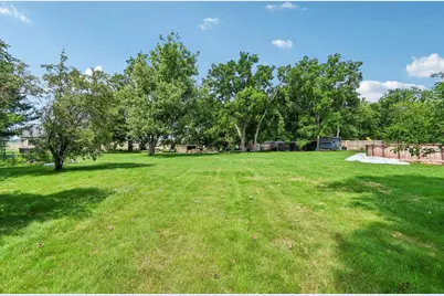 2400 W Avalon Road, Janesville, WI 53546 - Photo 8