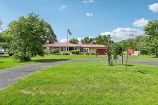 2400 W Avalon Rd, Janesville, WI 53546 - Photo 18