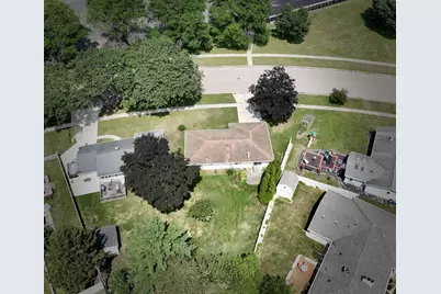 2122 N Hawthorne Park Drive, Janesville, WI 53545 - Photo 32