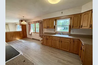 2122 N Hawthorne Park Drive, Janesville, WI 53545 - Photo 8