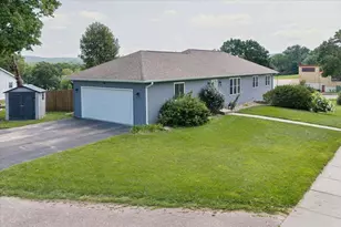 721 Grove St, Baraboo, WI 53913 - Photo 42