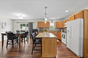 721 Grove St, Baraboo, WI 53913 - Photo 10