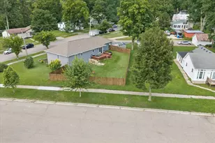 721 Grove St, Baraboo, WI 53913 - Photo 50