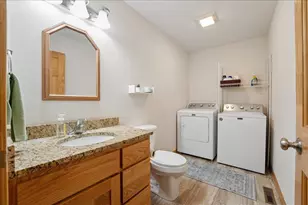 721 Grove St, Baraboo, WI 53913 - Photo 16