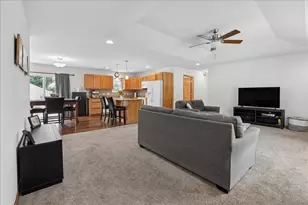 721 Grove St, Baraboo, WI 53913 - Photo 2