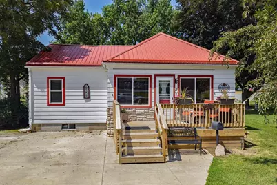 515 N Oak Street, Reedsburg, WI 53959 - Photo 1