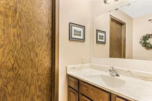 17 Park Crest Ct, Madison, WI 53711 - Photo 26