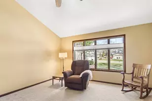 17 Park Crest Ct, Madison, WI 53711 - Photo 6