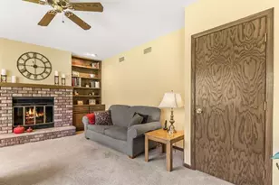 17 Park Crest Ct, Madison, WI 53711 - Photo 20