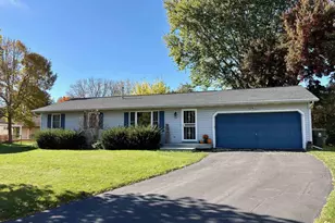 924 Walker Ct, Sun Prairie, WI 53590 - Photo 1