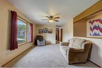 924 Walker Court, Sun Prairie, WI 53590 - Photo 10