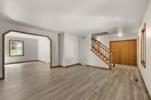 3702 Spring Hill Ct, Middleton, WI 53562 - Photo 6