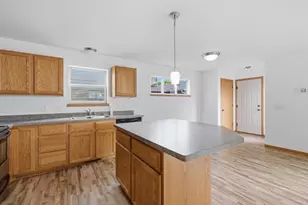 1587 Don Simon Dr, Sun Prairie, WI 53590 - Photo 2