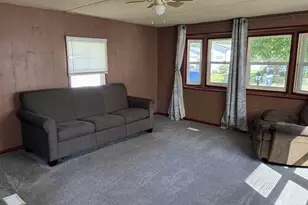 101 Falling Creek Dr, Janesville, WI 53548 - Photo 2