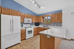 1223 Alpine Dr, Janesville, WI 53546 - Photo 10