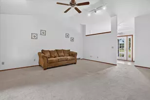 1223 Alpine Dr, Janesville, WI 53546 - Photo 4
