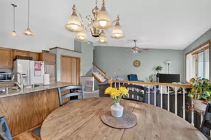 213 Broadway Dr, Sun Prairie, WI 53590 - Photo 6
