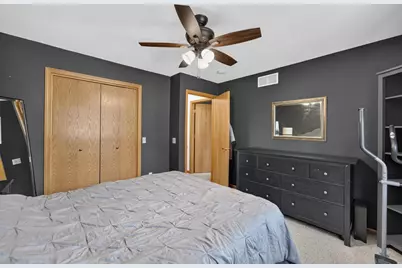 213 Broadway Drive, Sun Prairie, WI 53590 - Photo 8