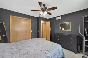 213 Broadway Dr, Sun Prairie, WI 53590 - Photo 8