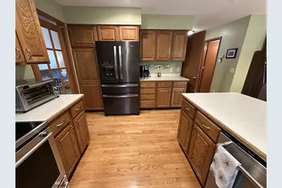 1643 Erin Hill, Stoughton, WI 53589 - Photo 12