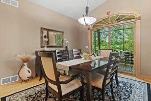 625 Nightingale Ln, Cottage Grove, WI 53527 - Photo 4