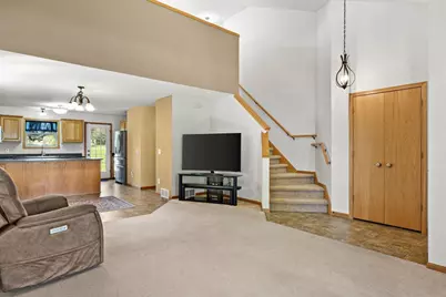7215 Arctic Fox Drive, Madison, WI 53719 - Photo 6