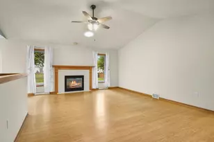 418 E Hill Pkwy, Madison, WI 53718 - Photo 6