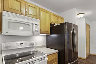 6823 Parkside Cir, Windsor, WI 53532 - Photo 16