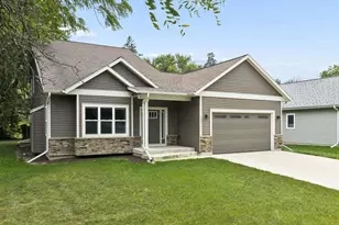 5571 Cheryl Dr, Fitchburg, WI 53711 - Photo 4