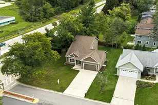 5571 Cheryl Dr, Fitchburg, WI 53711 - Photo 14