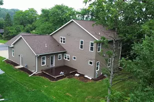 5571 Cheryl Dr, Fitchburg, WI 53711 - Photo 4