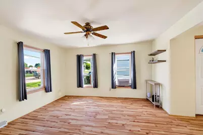627 S Center Street, Beaver Dam, WI 53916 - Photo 6
