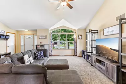 808 Hanksfield Place, Prairie Du Sac, WI 53578 - Photo 6