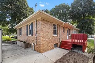 402 S Owen Dr, Madison, WI 53711 - Photo 8