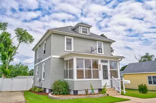 811 W Franklin St, Portage, WI 53901 - Photo 1