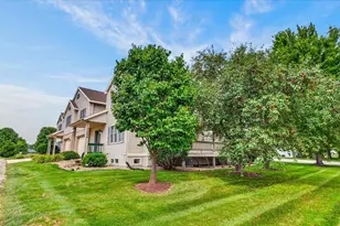 3222 Stonecreek Dr, Madison, WI 53719 - Photo 12